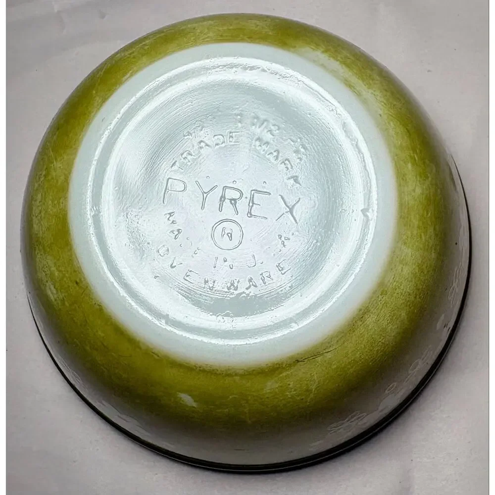 Vintage Pyrex Green Floral Crazy Daisy 1.5 Pint Mixing Bowl #401